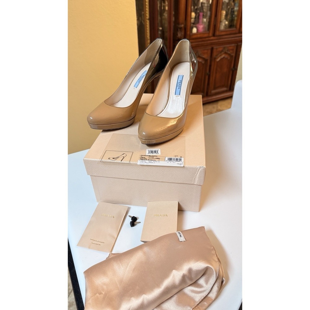 Prada Vernice Sfumata Ombre Patent Leather Pumps Heels Nude Black EU 36 Box
